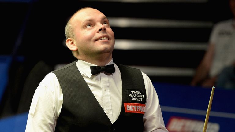 SHEFFIELD, ENGLAND - MAY 04:  Stuart Bingham reacts after running out of position when set to make a maximum 147 break during the final of the 2015 Betfred