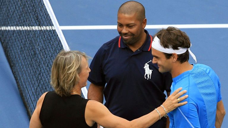 Martina Navratilova, chair umpire Carlos Bernardes Jr. and Roger Federer