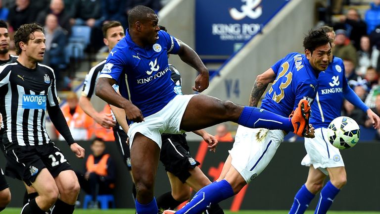 Wes Morgan scores for Leicester from close range