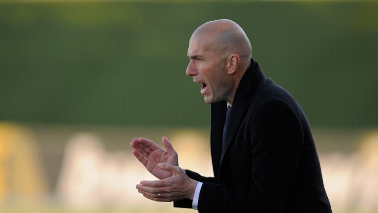 MADRID, SPAIN - FEBRUARY 08:  Head coach Zinedine Zidane of Real Madrid Castilla looks on urges on his team during the Segunda Division B match between Rea