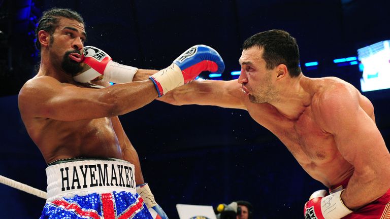 Ukrainian IBF and WBO world champion Wladimir Klitschko (R) and British WBA champion David Haye 