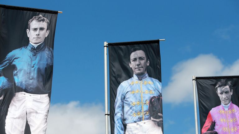 Flags show the main jockeys