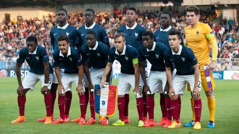 Players of France U17 posse for photographers prior the UEFA European Under-17 Championship Final against Germany U17 on May 22, 2015 in Burgas, Bulgaria.