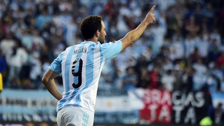 Gonzalo Higuain scored the only goal of the game as Argentina beat Jamaica in the Copa America. 