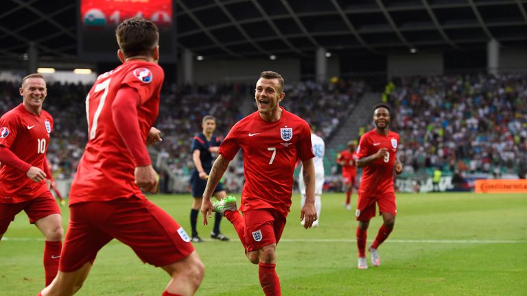 England player Jack Wilshere (c) celebrates