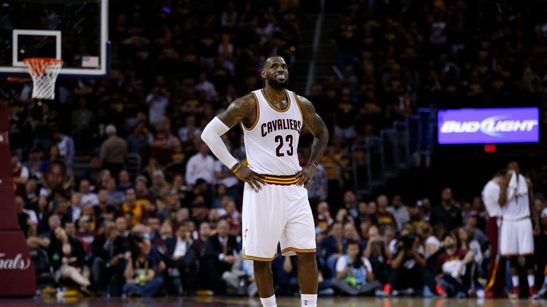 LeBron James: An unhappy evening with the Cleveland Cavaliers despite a stunning performance
