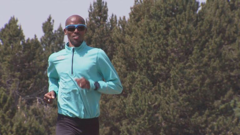 Mo Farah in training in France