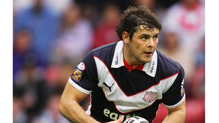  Paul Wellens of St Helens runs with he ball during the engage Super League match between Wigan Warriors in 2006