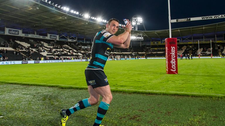 Kevin Sinfield applauds the Leeds fans after the final whistle at the KC Stadium