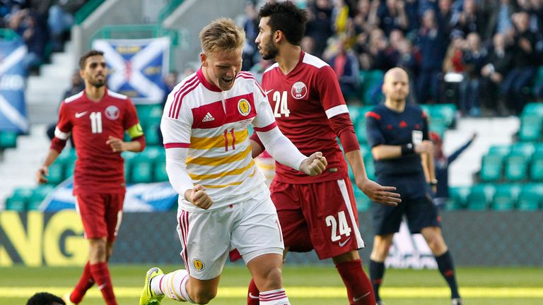 Scotland's Matt Ritchie celebrates scoring his side¿s first goal against Qatar