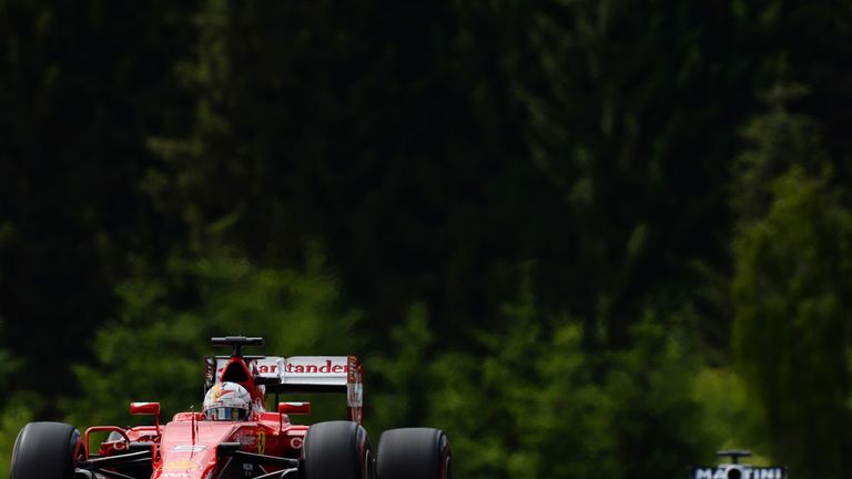 Sebastian Vettel leads Felipe Massa: 2015 Austrian GP