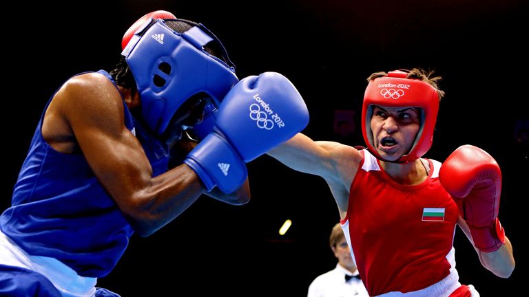 Nicola Adams (Blue) and Stoyka Petrova