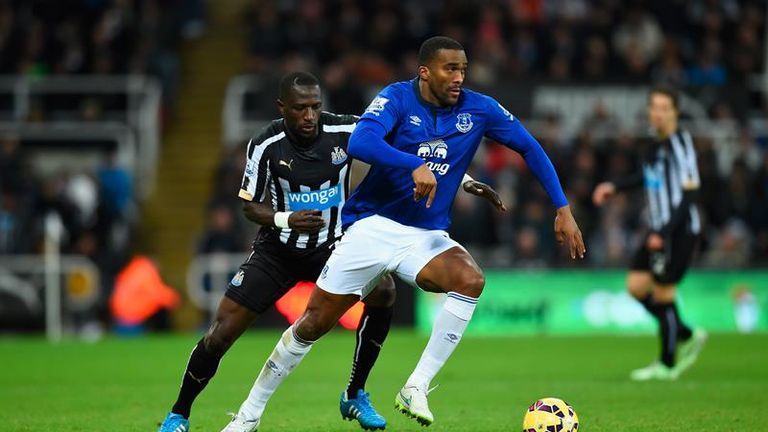 Sylvain Distin in action for Everton 