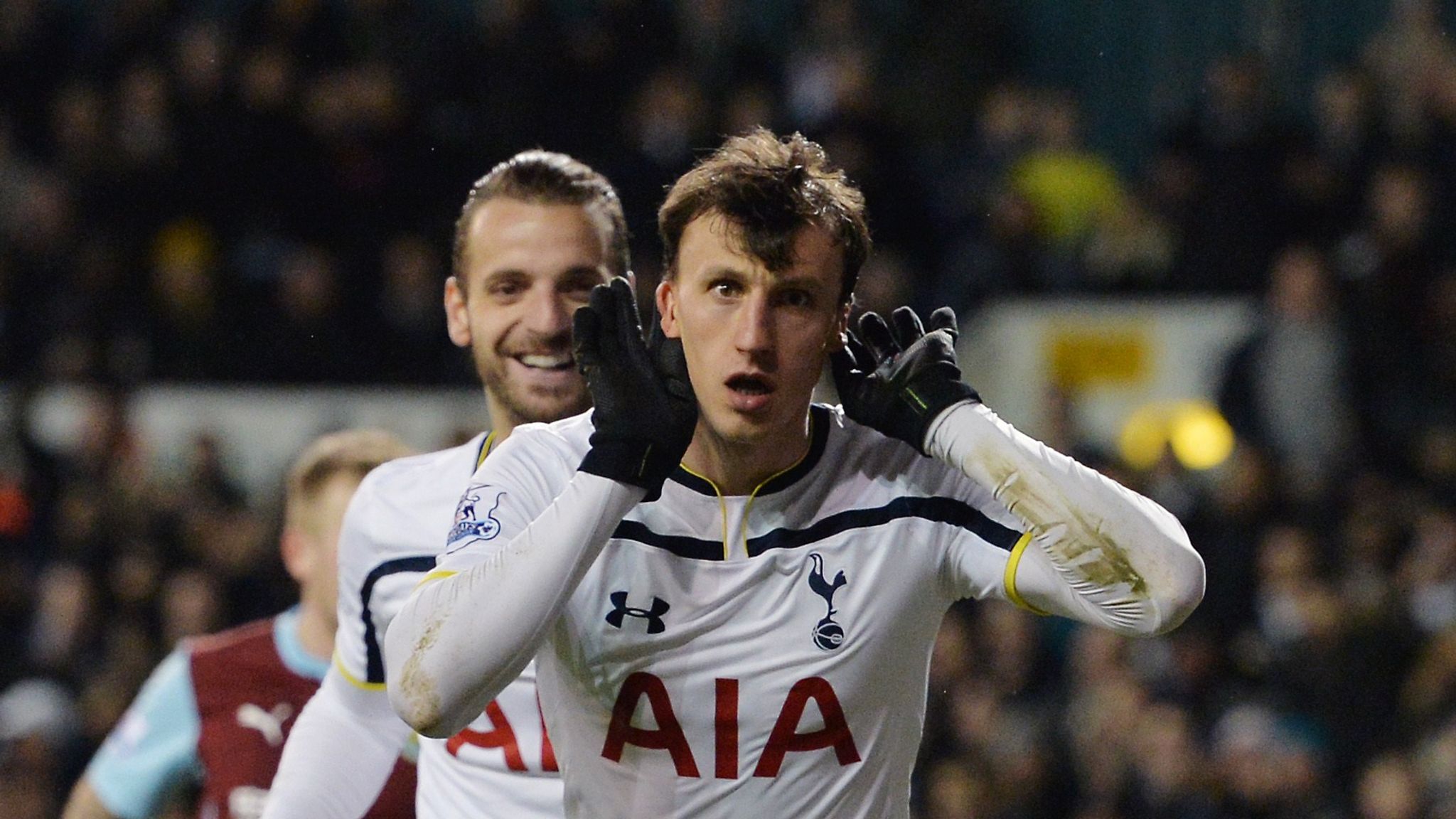 Tottenham confirm Vlad Chiriches switch to Napoli | Football News | Sky Sports