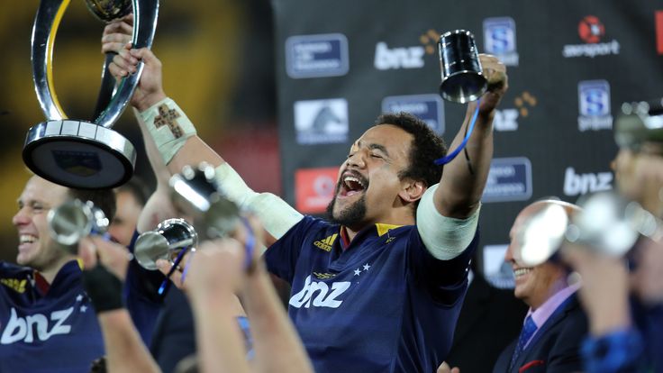 WELLINGTON, NEW ZEALAND - JULY 04: Nasi Manu of the Highlanders celebrates winning the Super Rugby Title between the Hurricanes and the Highlanders at West