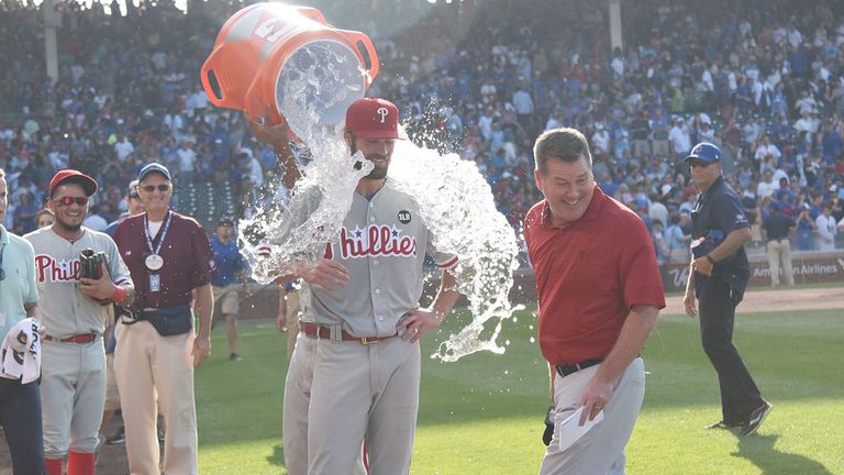 Hamels no-hits the Cubs