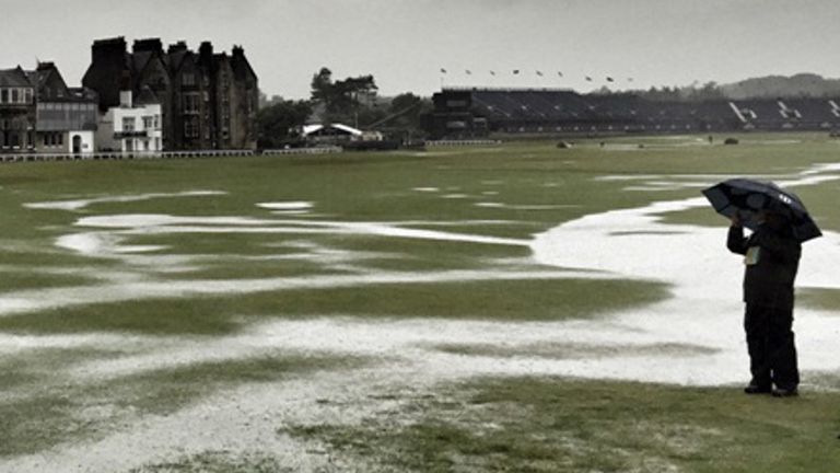 Heavy rain at St Andrews halted play