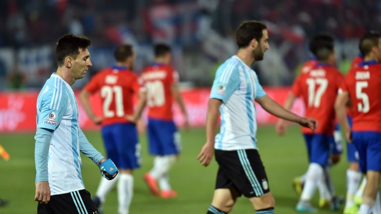 Lionel Messi and Gonzalo Higuain walk off at full-time