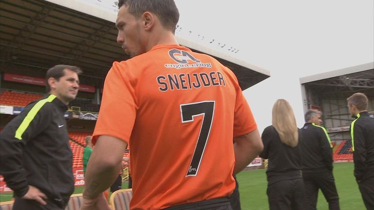 New Dundee United signing Rodney Sneijder takes a look around Tannadice 