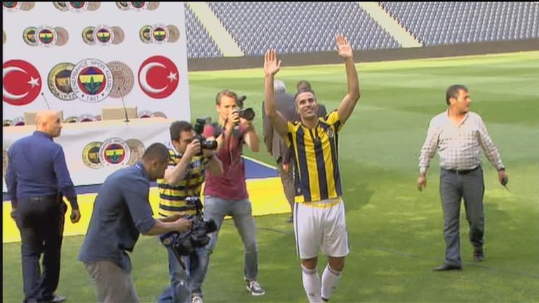 Robin van Persie introduced to the Fenerbahce fans