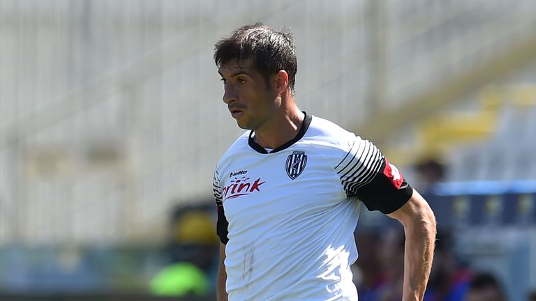 Franco Brienza in action for Cesena 
