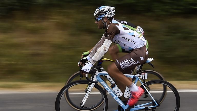 Jean-Christophe Peraud injured after a fall yesterday, rides in the pack during the 178,5 km fourteenth stage of the Tour de France