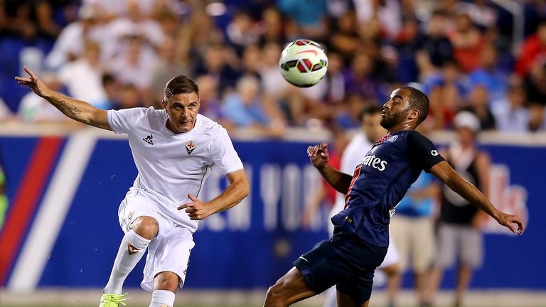 Joaquin scores from long-range during Fiorentina's pre-season friendly against Paris Saint-Germain