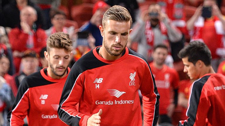 Jordan Henderson trains with the Liverpool squad in Australia