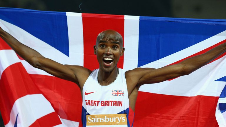 Mo Farah celebrates winning 3000m
