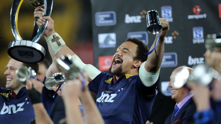 WELLINGTON, NEW ZEALAND - JULY 04: Nasi Manu of the Highlanders celebrates winning the Super Rugby Title between the Hurricanes and the Highlanders at West