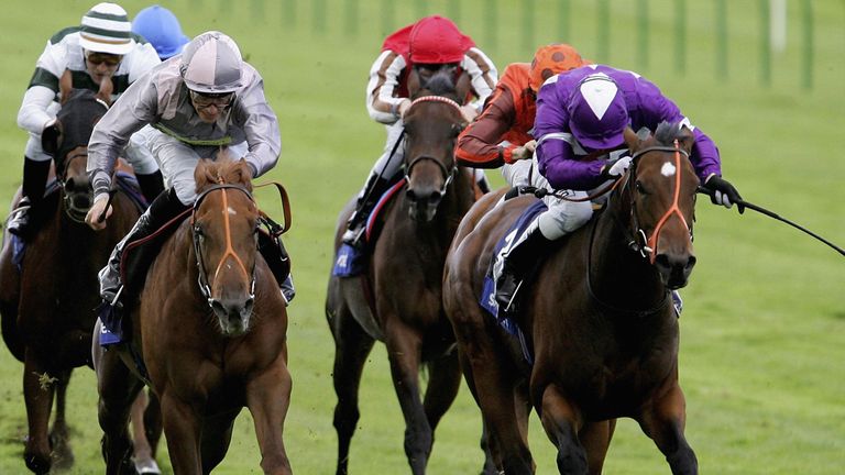 Richard Hughes beats Dhanyata ridden by Jimmy Fortune to the line during the Sky Bet Chevley Park in 2006