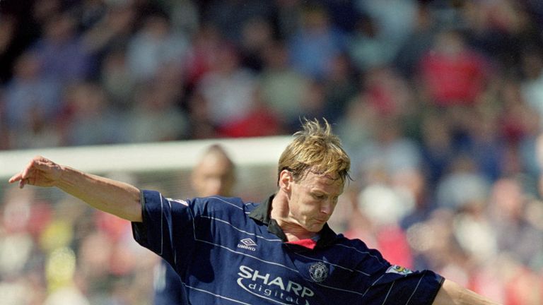 29 Apr 2000:  Teddy Sheringham of Manchester United in action during the FA Carling Premiership match against Watford at Vicarage Road in London.  Manchest