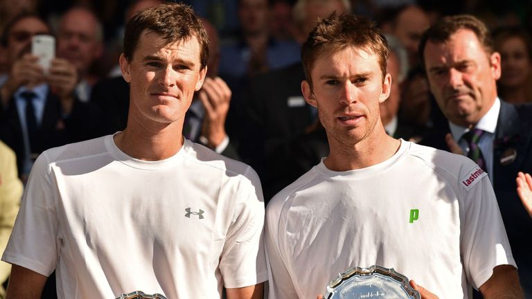 Jamie Murray (L) and Australia's John Peers (R) pose with their runners up plates at 2015 Wimbledon Championships