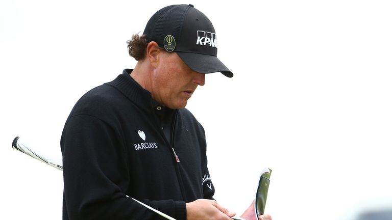 Mickelson closed with a 69 to finish on seven under