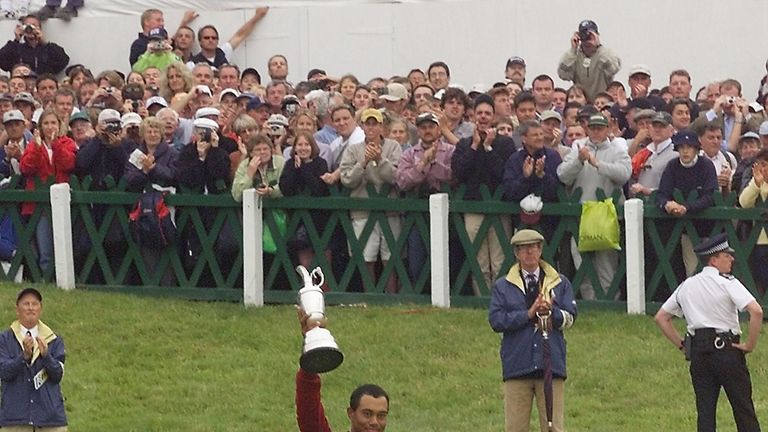 Tiger Woods moved half way towards the 'Tiger Slam' with an emphatic eight-shot win in 2000. 