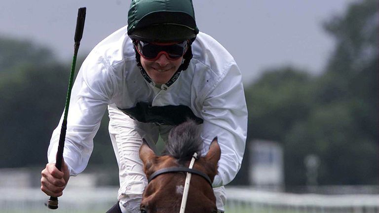 Richard shows how much every winner means as he celebrates winning a seller at his beloved Windsor in 2000