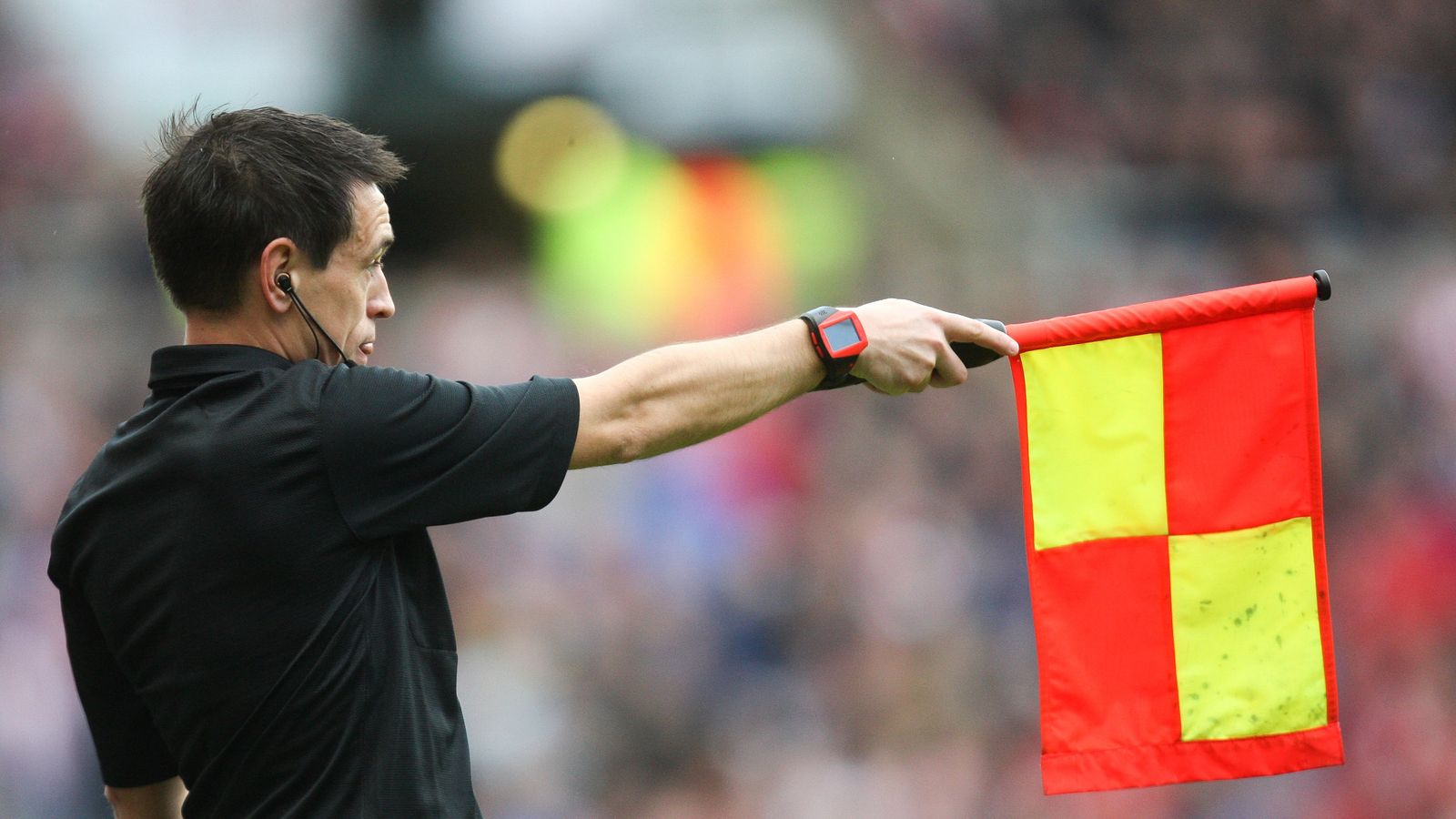 New offside rule good for football, says Referees' chief Mike Riley