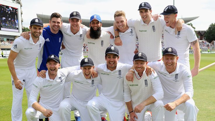 England celebrate their Ashes triumph