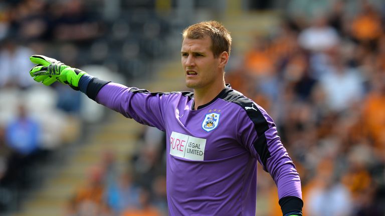 Alex Smithies has signed a three-year deal with QPR