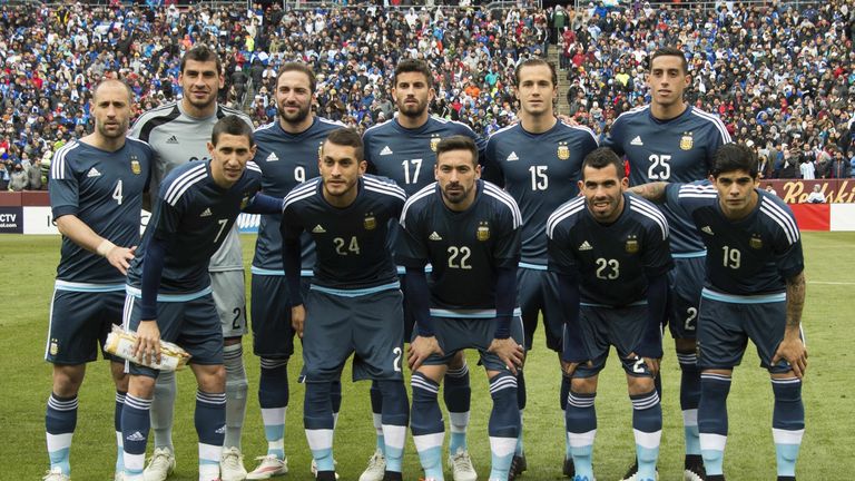 Argentina v El Salvador including Zabaleta, Guzman, Higuain, Musacchio, Orban, Funes Mori, Di Maria, Pereyra, Lavezzi, Tevez, and Banega.