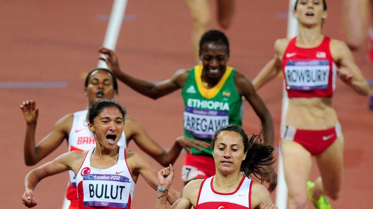 Asli Cakir-Alptekin comes home to win the 1,500 metres at London 2012