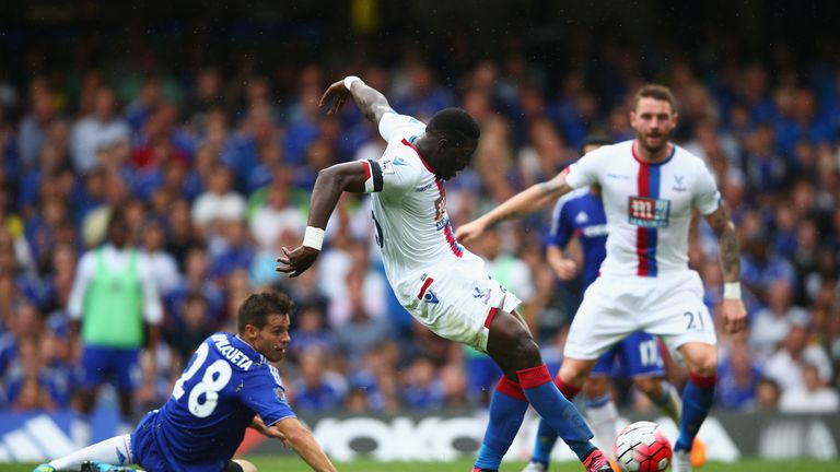 Bakary Sako of Crystal Palace scores his team's first goal against Chelsea