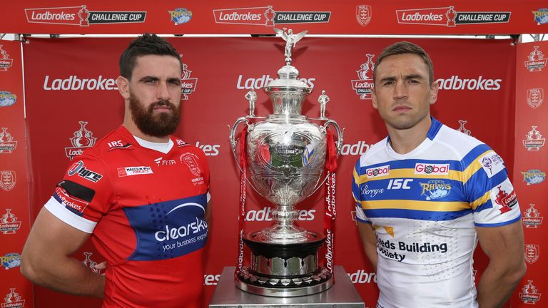 Leeds Rhinos captain Kevin Sinfield (right) and Hull KR captain Tyrone McCarthy pose for a photograph with the Rugby League Ladbrokes Challenge Cup trophy 