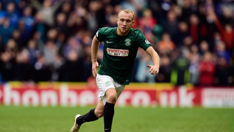 Dylan McGeouch of Hibs in action during the Scottish Championship match between Hibernian and Rangers