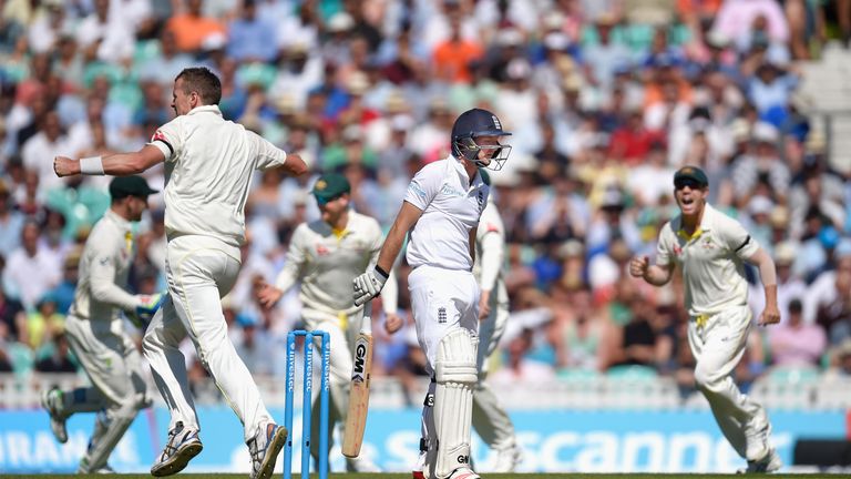 England batsman Adam Lyth reacts after being dismissed by Peter Siddle (l) during day three of the 5th Investec Ashes Test match