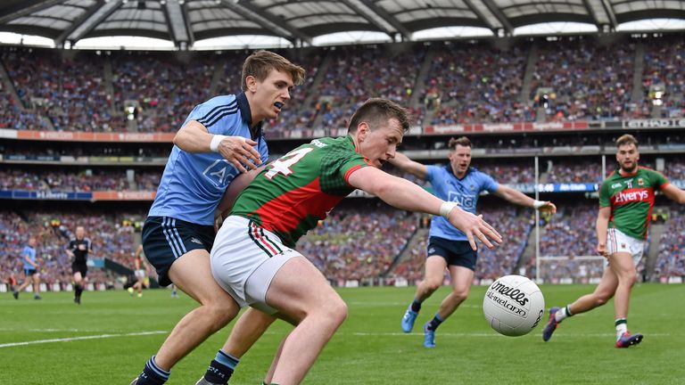 Cillian O'Connor, Mayo, in action against Michael Fitzsimons, Dublin