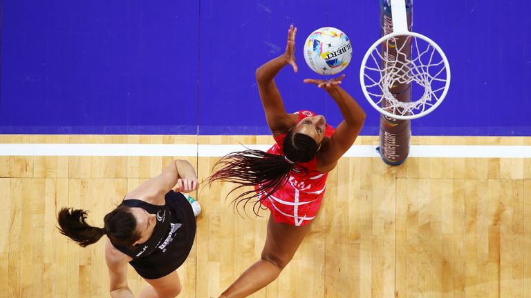 Geva Mentor of England defends against Bailey Mes of New Zealand during the 2015 Netball World Cup Semi Final 1 match between New Zealand and England 