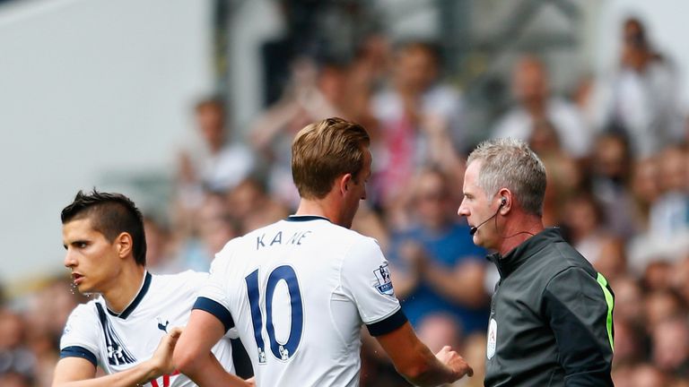 LONDON, ENGLAND - AUGUST 15: Erik Lamela of Tottenham Hotspur comes in for Harry Kane  during the Barclays Premier League match between Tottenham Hotspur a