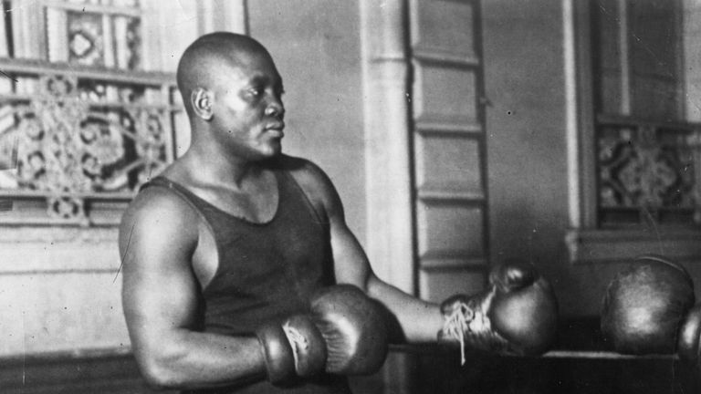 American heavyweight boxer Jack Johnson