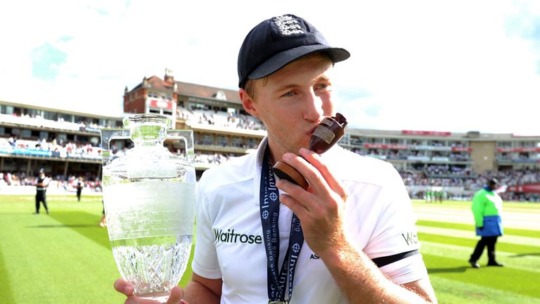 Joe Root celebrates England's 2015 Ashes success